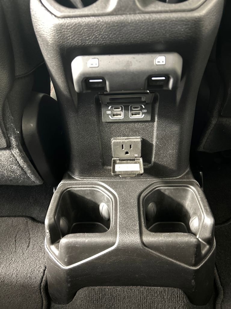 Used 2024 Jeep Wrangler Unlimited Rubicon image 18
