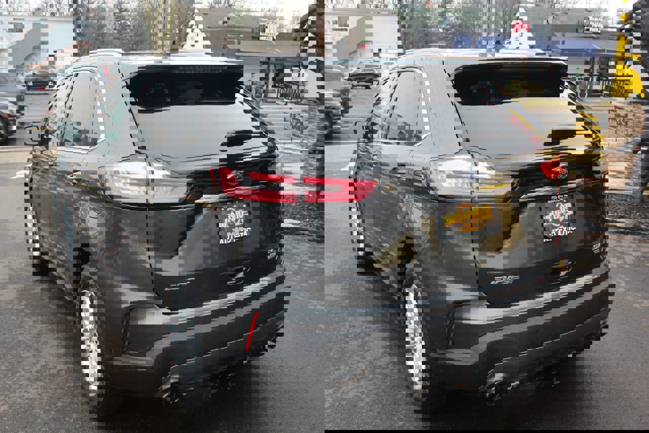 Used 2020 Ford Edge SEL w/ Convenience Package AWD/4WD image 2