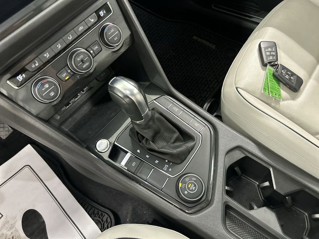 Used 2019 Volkswagen Tiguan SEL Premium AWD/4WD image 18