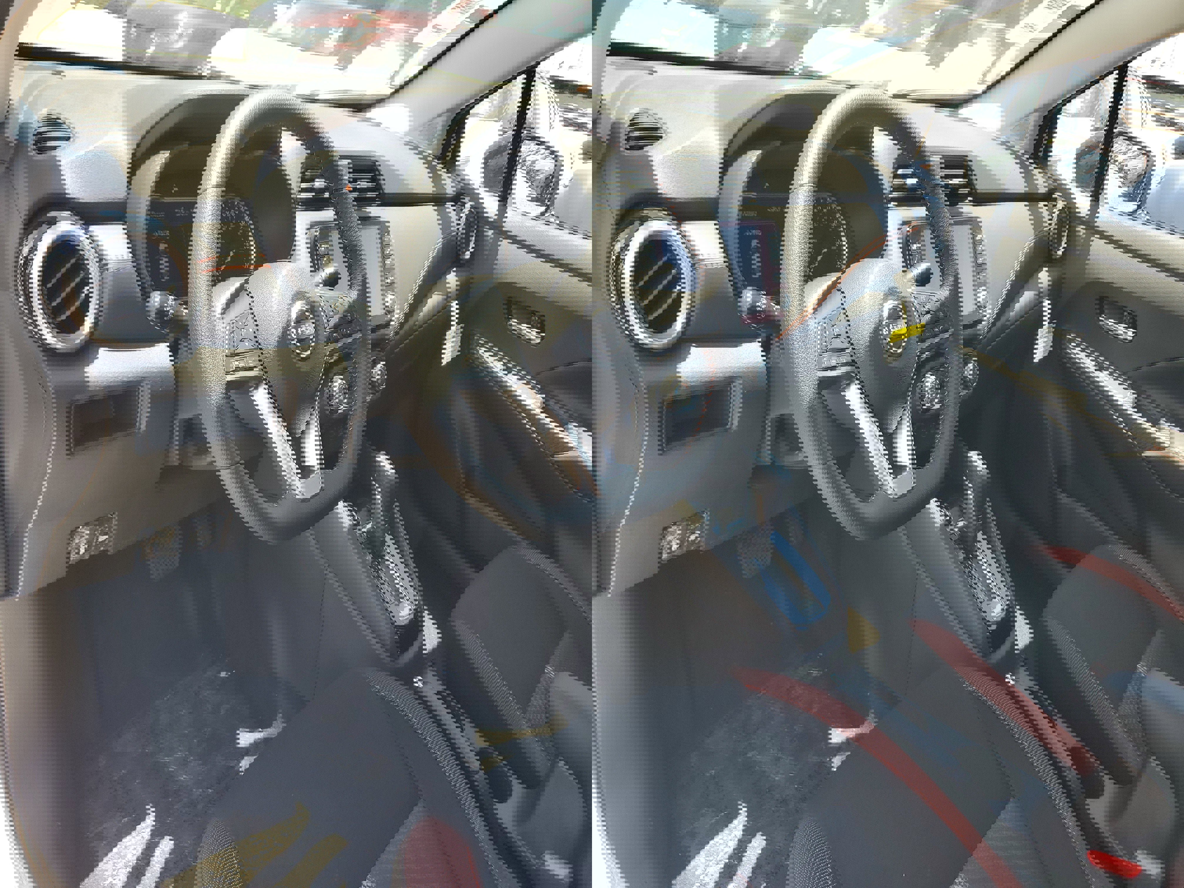 New 2025 Nissan Versa SR w/ Trunk Package image 10