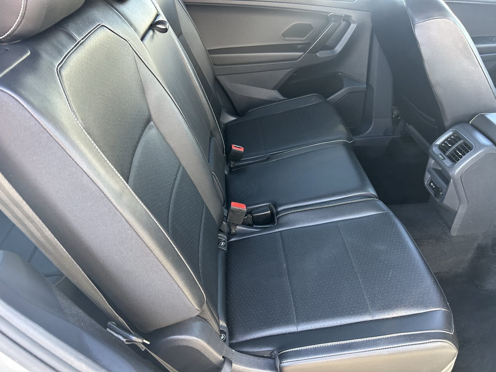 Used 2021 Volkswagen Tiguan SE R-Line w/ 3rd Row Seat Package AWD/4WD image 15