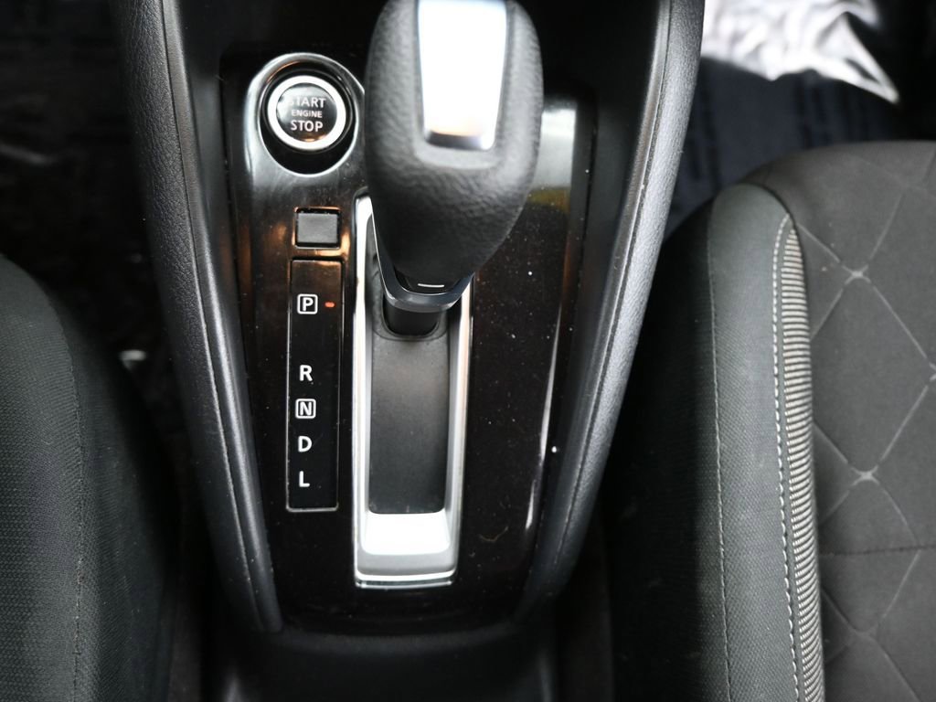 Used 2020 Nissan Kicks S image 31