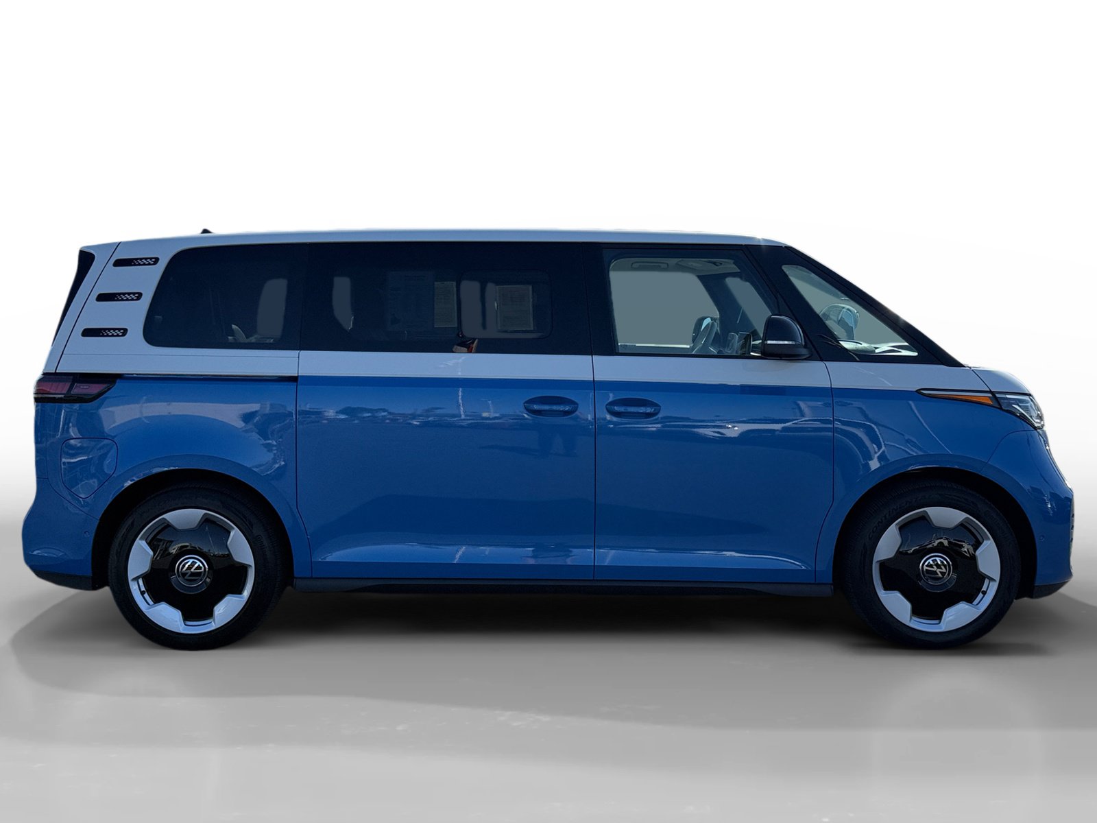 Certified 2025 Volkswagen ID. Buzz Pro S Plus AWD/4WD image 6