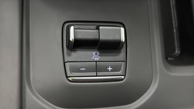 Used 2025 GMC Sierra 3500 Denali Ultimate AWD/4WD image 37