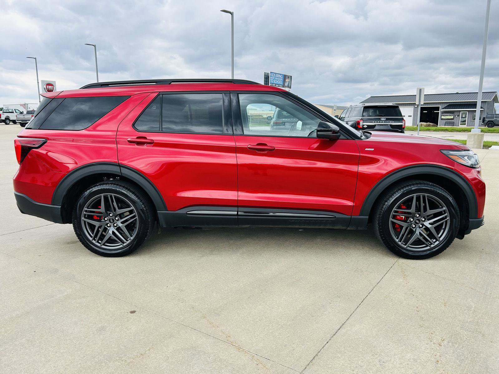 Used 2025 Ford Explorer ST-Line w/ Premium Package AWD/4WD image 49