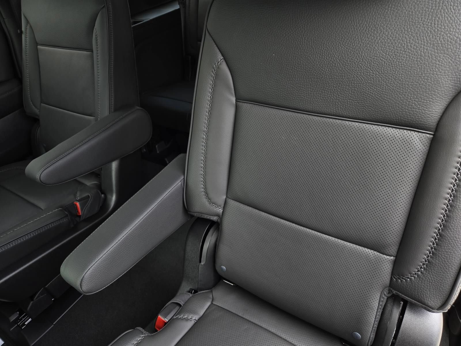 New 2026 GMC Yukon XL Denali w/ Denali Reserve Package RWD image 5