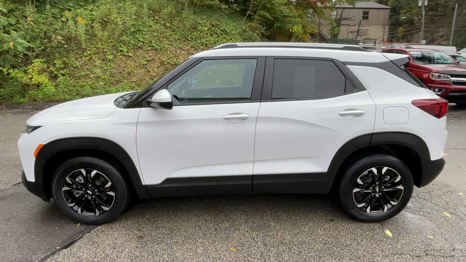 Certified 2023 Chevrolet TrailBlazer LT w/ Convenience Package image 5