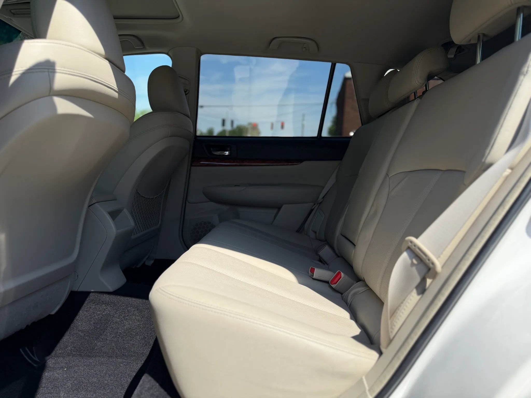 Used 2011 Subaru Outback 3.6R Limited w/ PWR Moonroof Pkg AWD/4WD image 30
