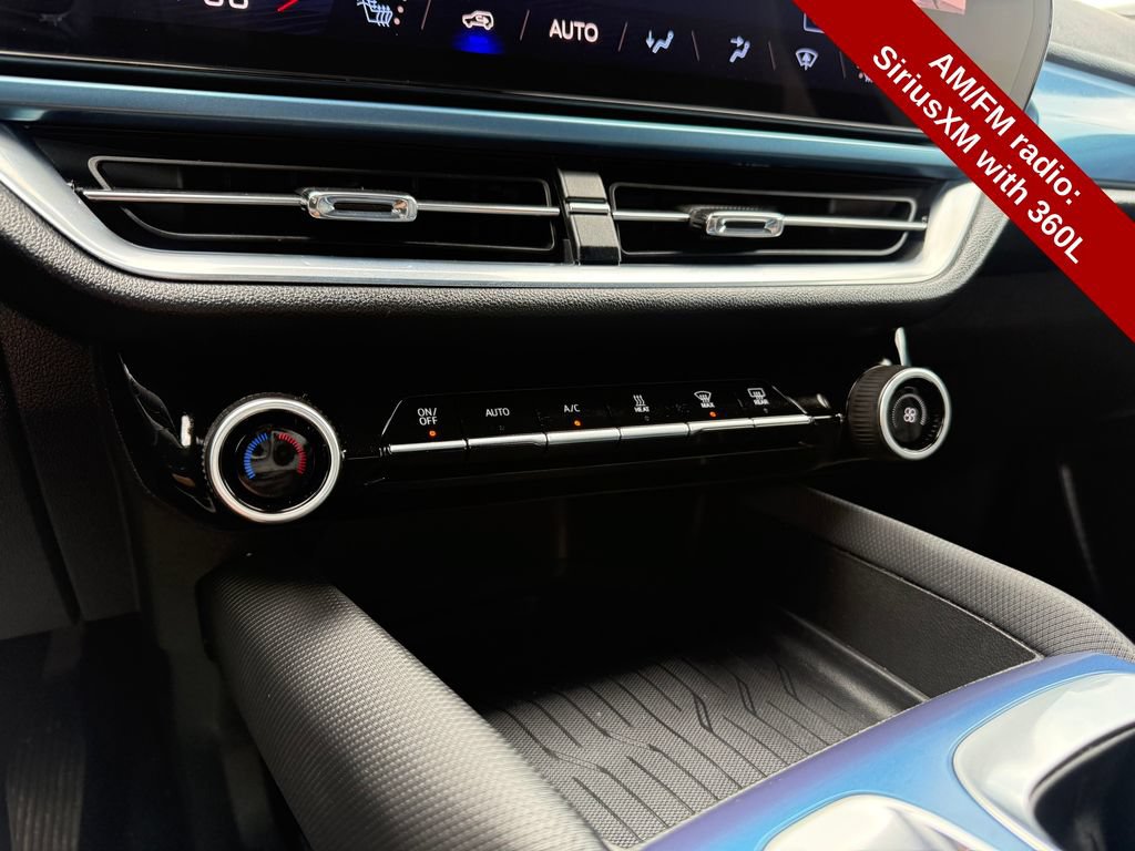 Used 2024 Chevrolet Equinox EV LT w/ LPO, All-Weather Mat Package FWD image 31