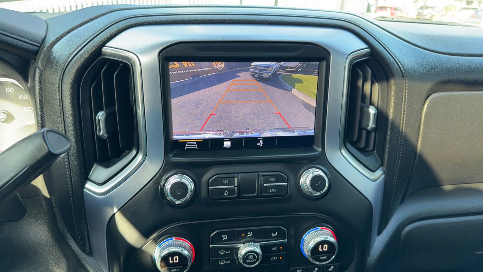 Used 2019 GMC Sierra 1500 SLT w/ SLT Premium Plus Package AWD/4WD image 21
