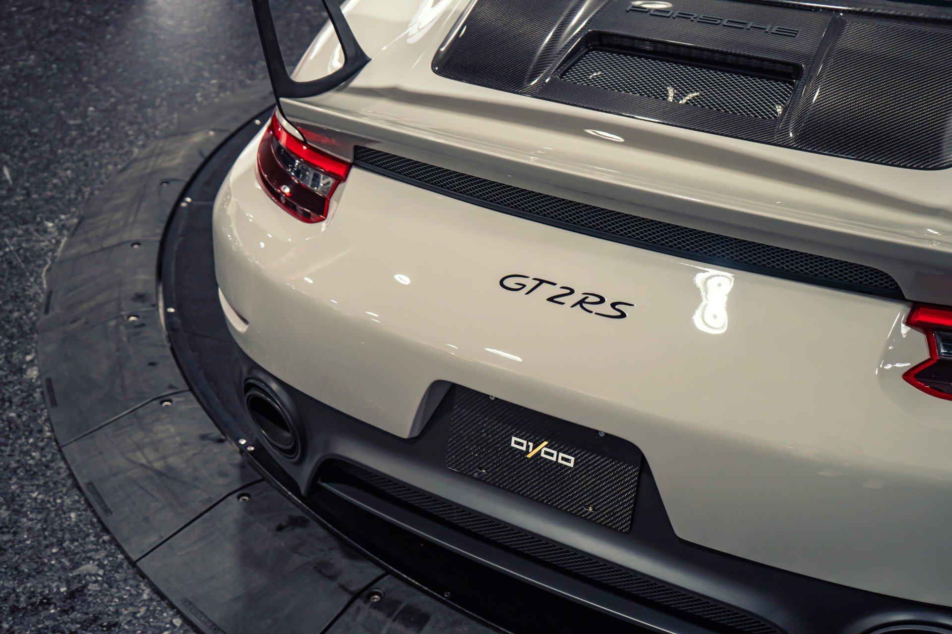Used 2018 Porsche 911 GT2 RS w/ Weissach Package RWD image 17