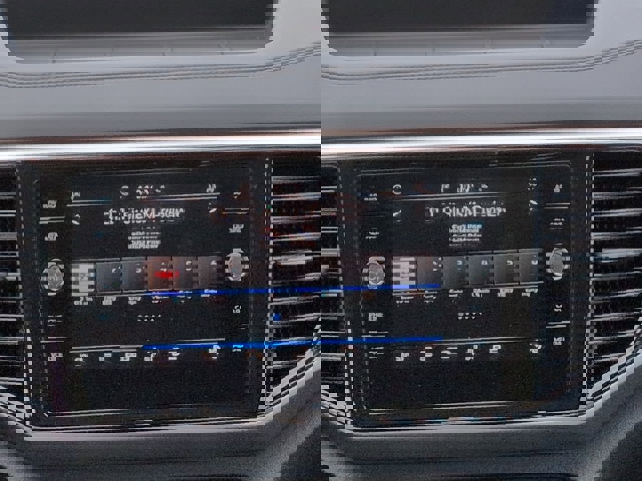 Used 2023 Volkswagen Atlas SE w/ Panoramic Sunroof Package image 18