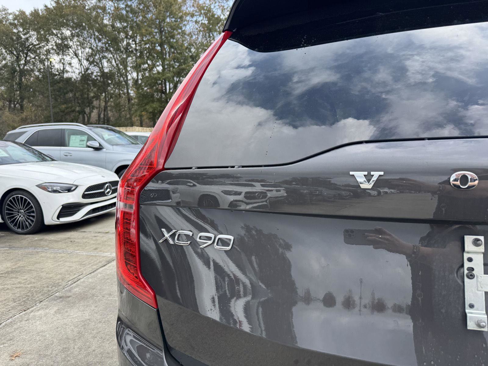 Used 2024 Volvo XC90 B6 Ultimate w/ Protection Package image 22