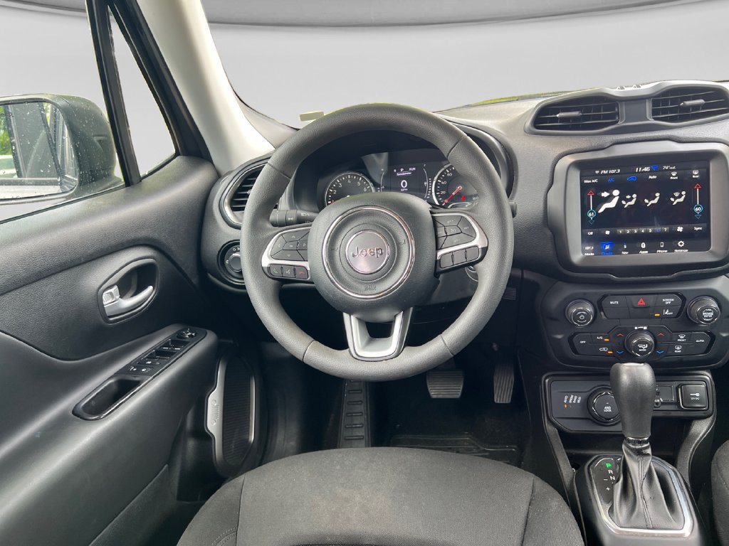 Used 2023 Jeep Renegade Latitude AWD/4WD image 40