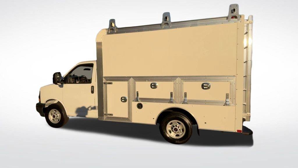 New 2025 GMC Savana 3500 w/ Power Convenience Package RWD image 7