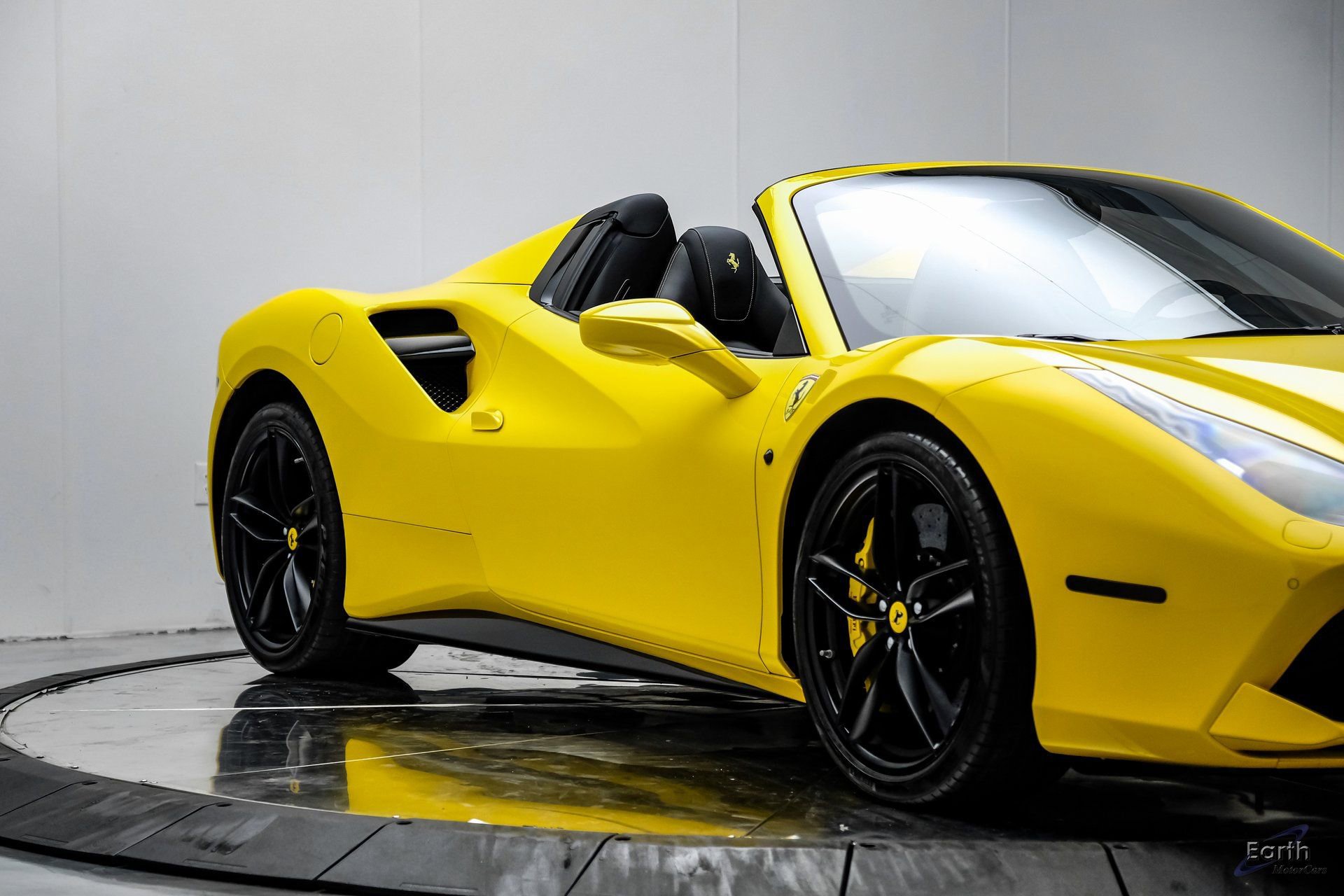 Used 2017 Ferrari 488 Spider image 35