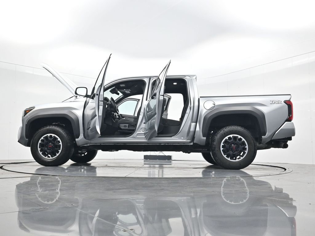 Used 2024 Toyota Tacoma TRD Off-Road image 44