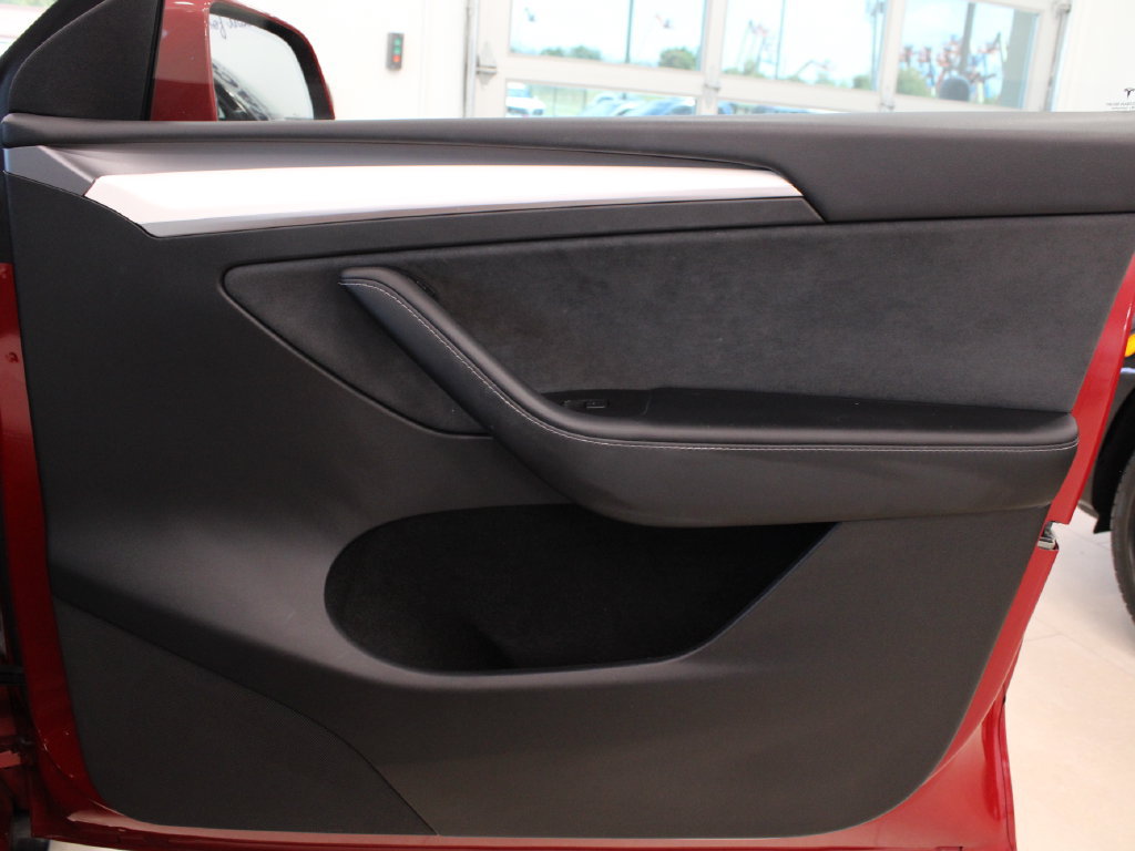Used 2022 Tesla Model Y Long Range AWD/4WD image 19