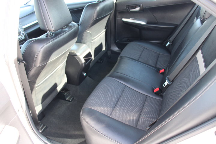 Used 2014 Toyota Camry SE image 14
