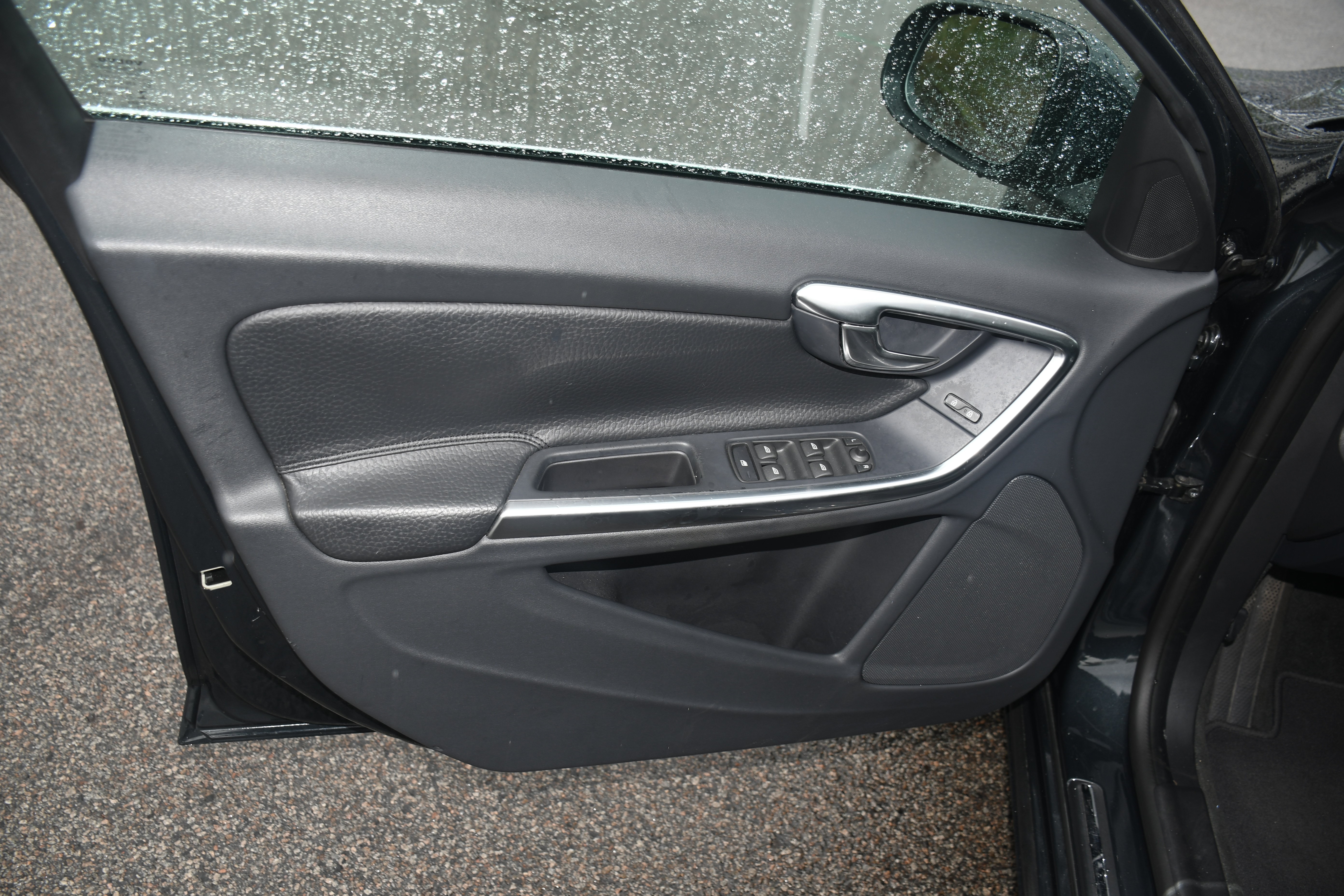 Used 2014 Volvo S60 T5 FWD image 11