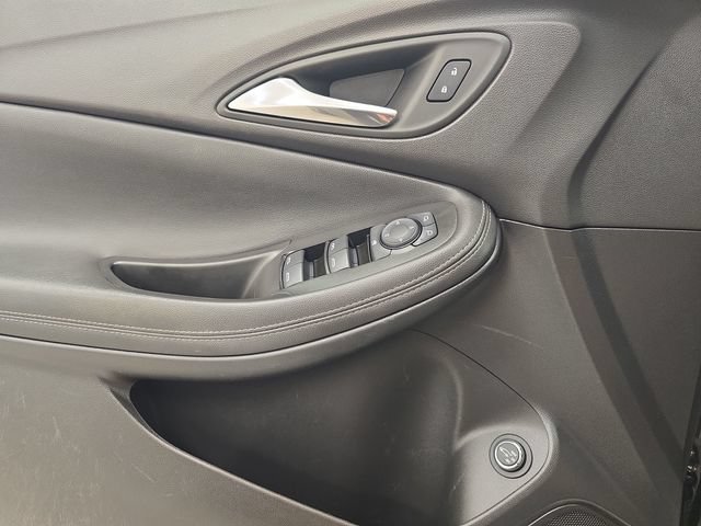 Used 2023 Buick Encore GX Select w/ Sport Touring Package FWD image 36