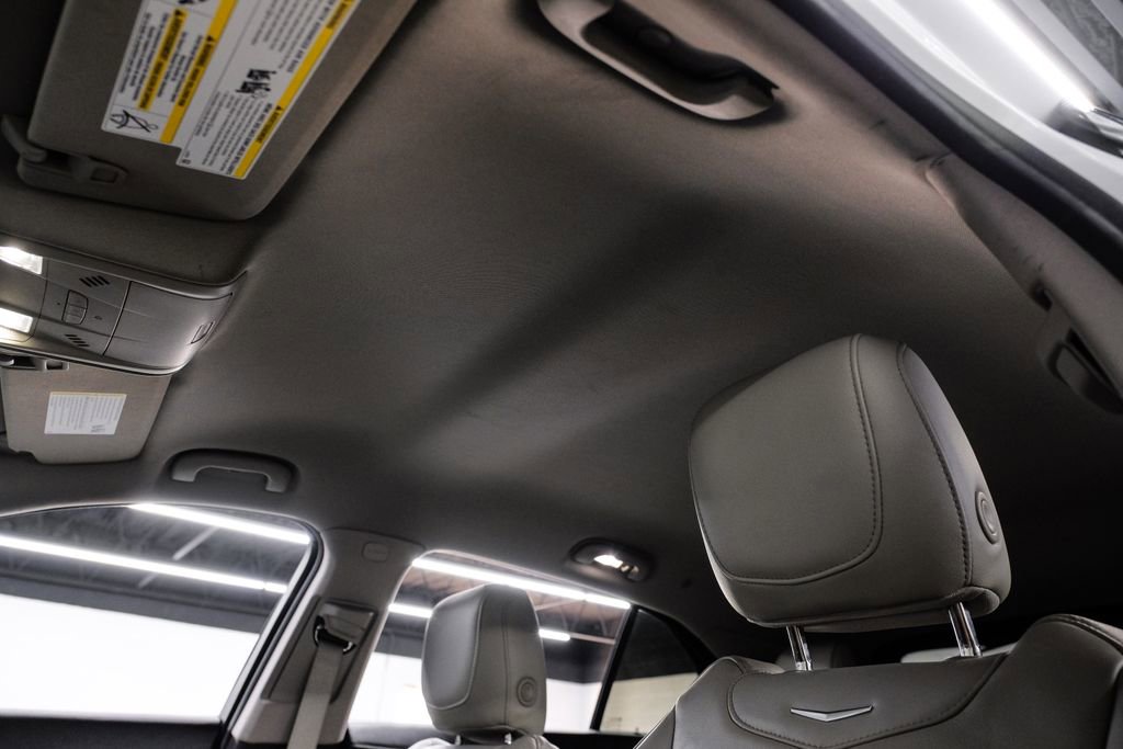 Used 2021 Cadillac XT4 Premium Luxury image 36