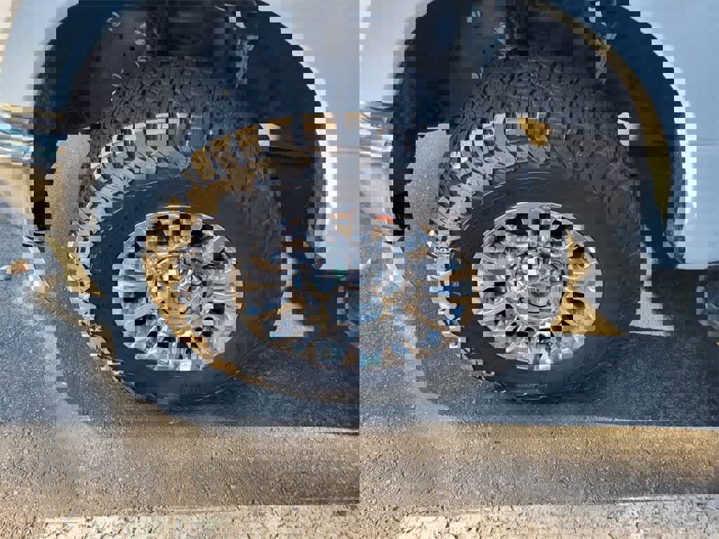 Used 2020 Ford F250 XLT w/ XLT Premium Package image 2