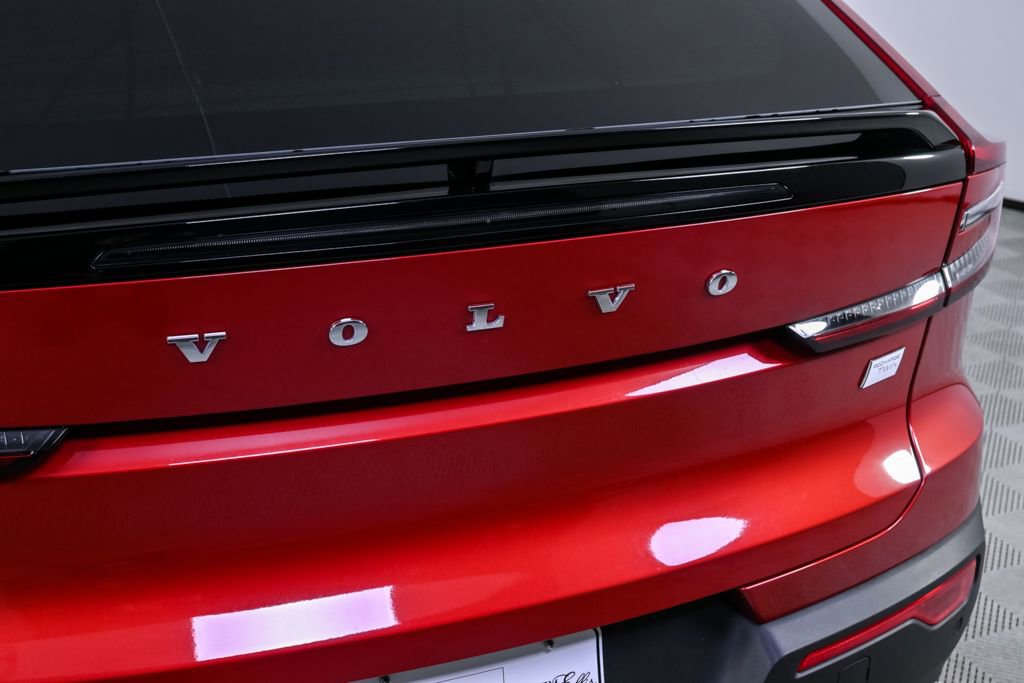 Used 2023 Volvo C40 P8 Recharge Ultimate image 38