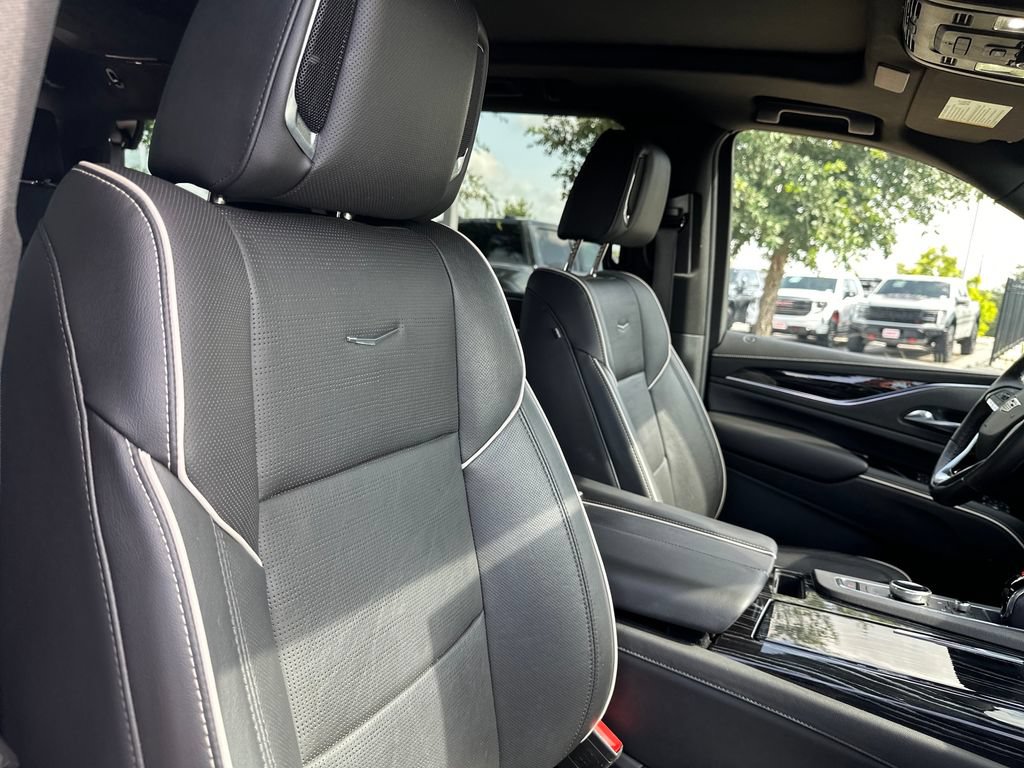 Used 2021 Cadillac Escalade Sport RWD image 37