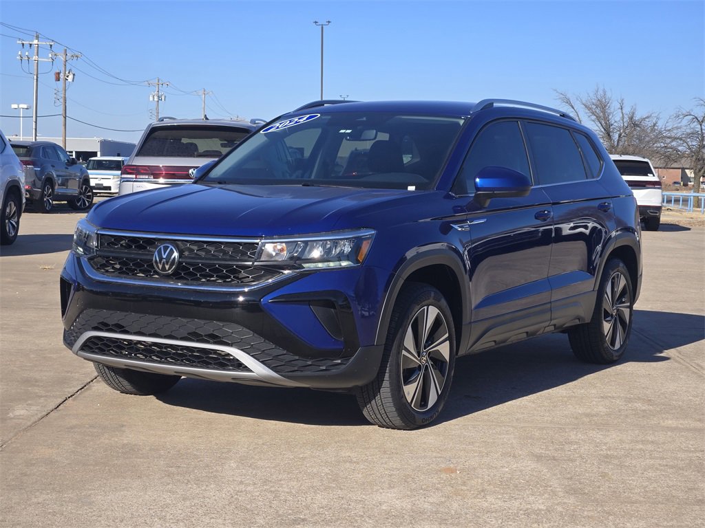 Used 2024 Volkswagen Taos SE image 3