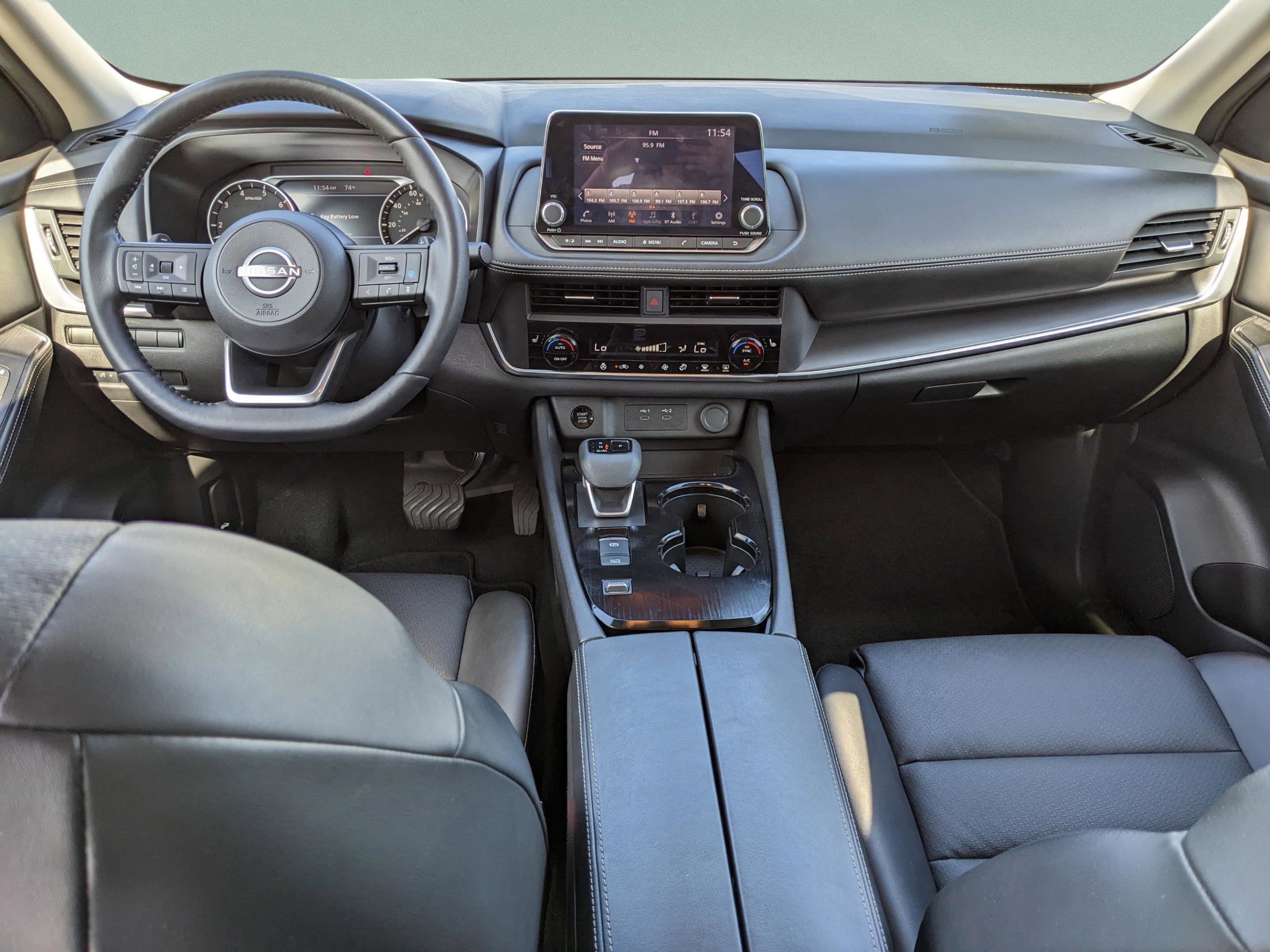 Used 2024 Nissan Rogue SV w/ SV Premium Package image 11