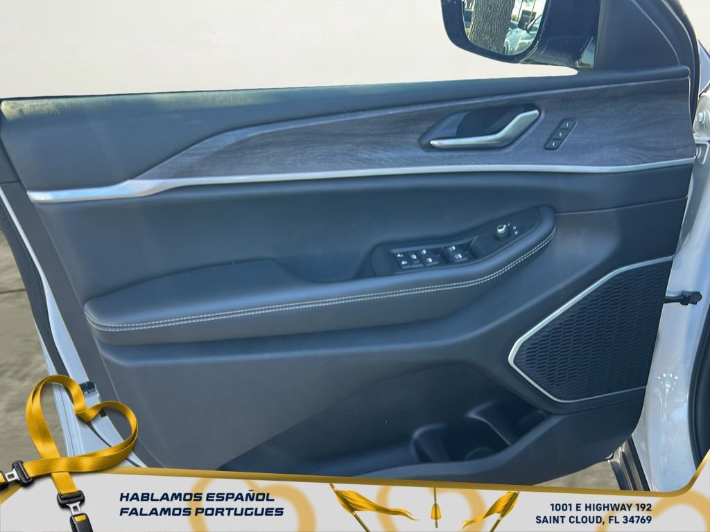 Used 2022 Jeep Grand Cherokee Limited w/ Luxury Tech Group II image 12