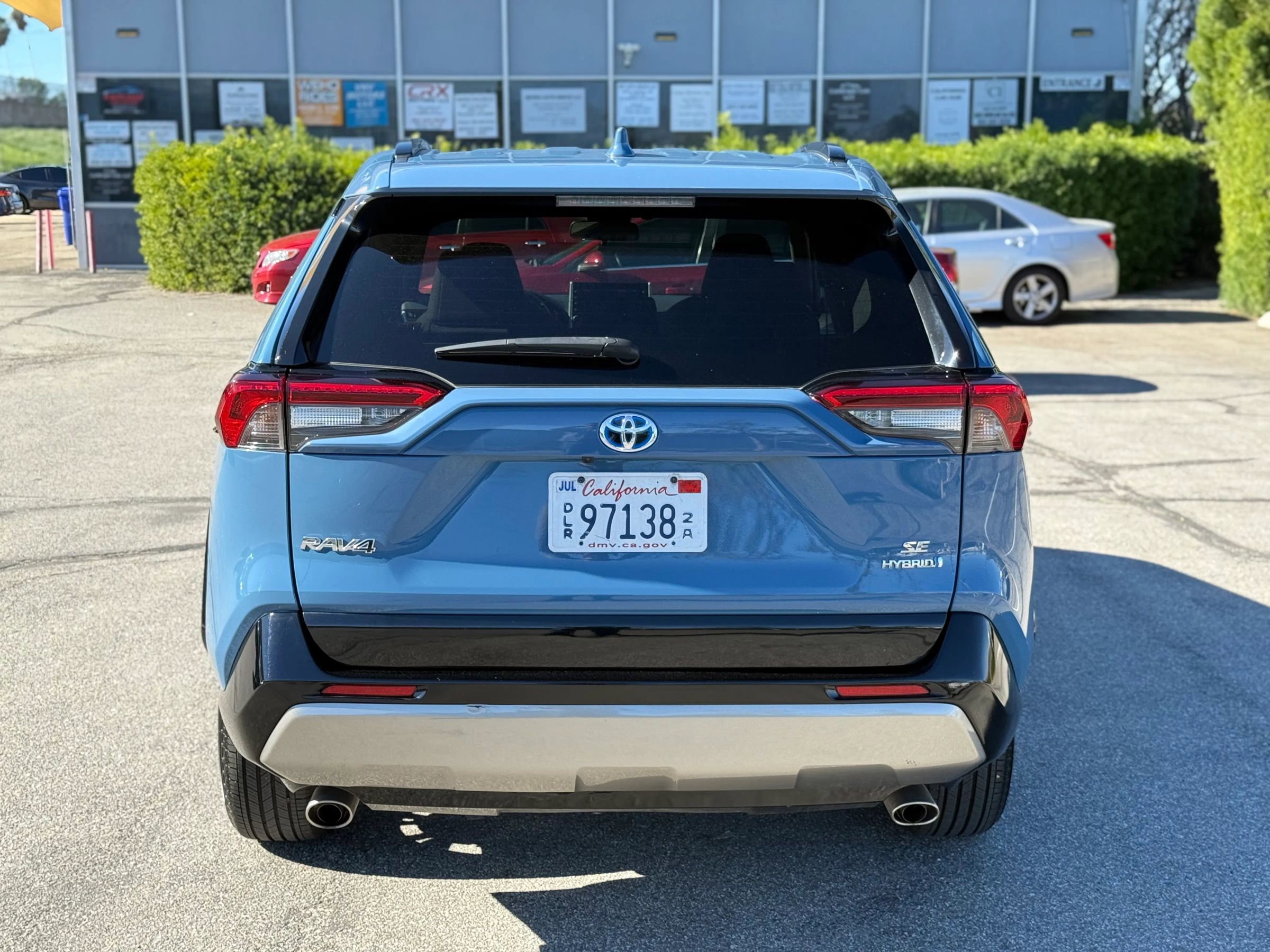 Used 2022 Toyota RAV4 SE w/ Convenience Package image 5