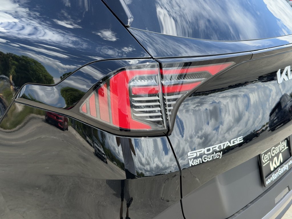New 2027 Kia Sportage EX FWD image 11