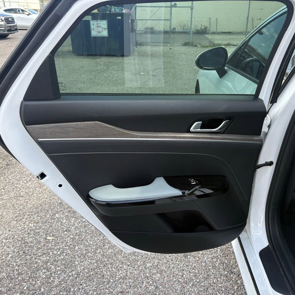 Used 2021 Kia K5 EX image 12