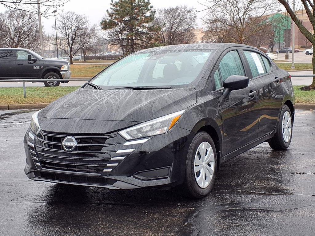 Used 2025 Nissan Versa S w/ Trunk Package image 2