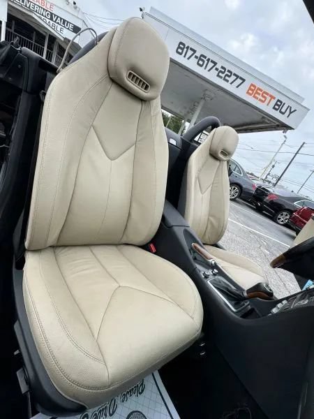 Used 2011 Mercedes-Benz SLK 300 image 24