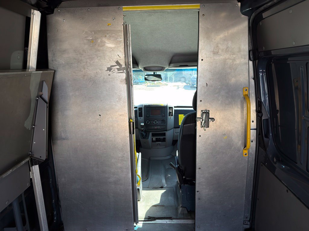 Used 2018 Mercedes-Benz Sprinter 2500 image 19