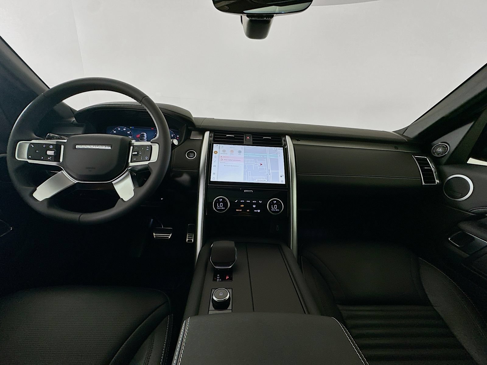 New 2026 Land Rover Discovery Limited Edition AWD/4WD image 15