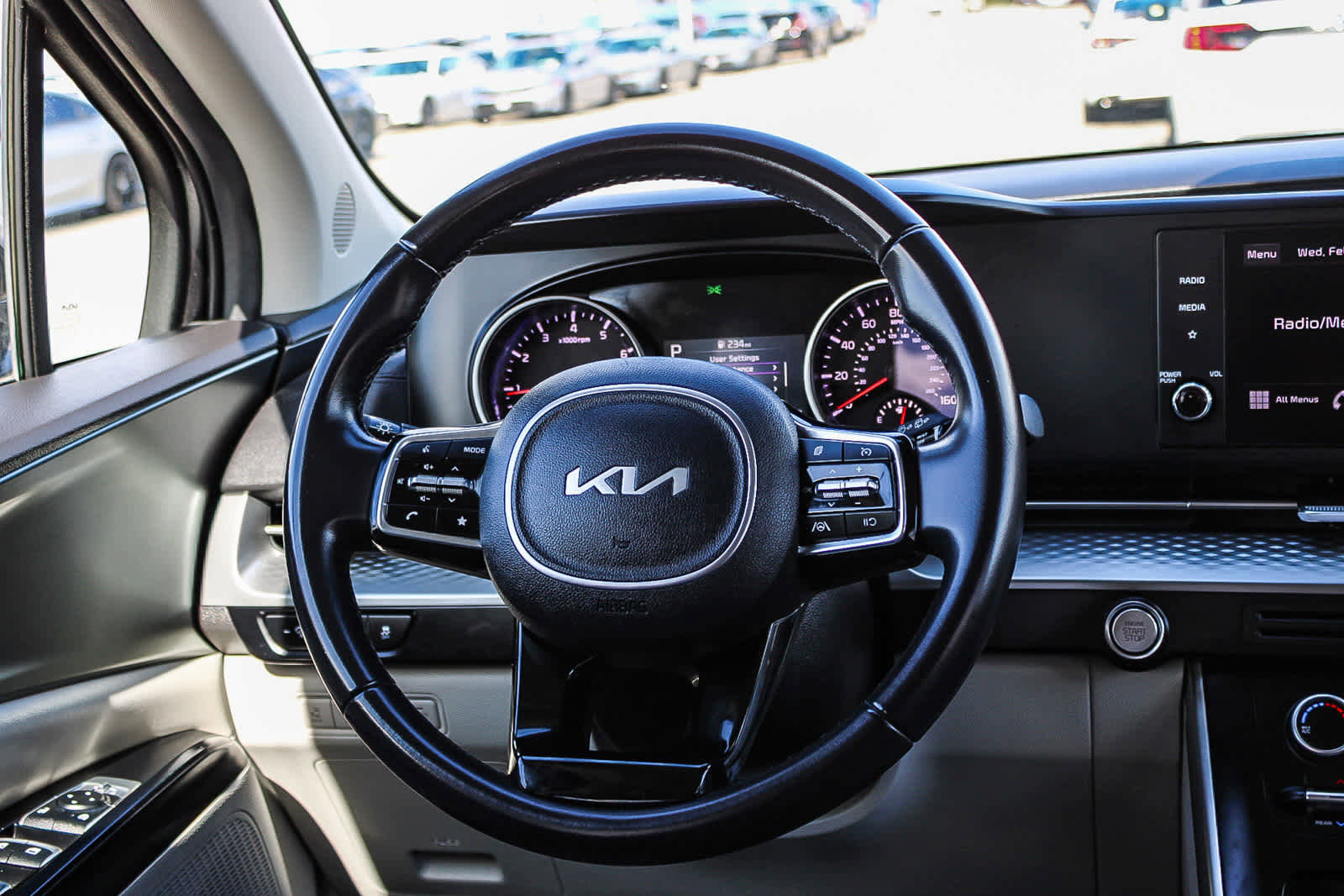 Used 2024 Kia Carnival LX image 15