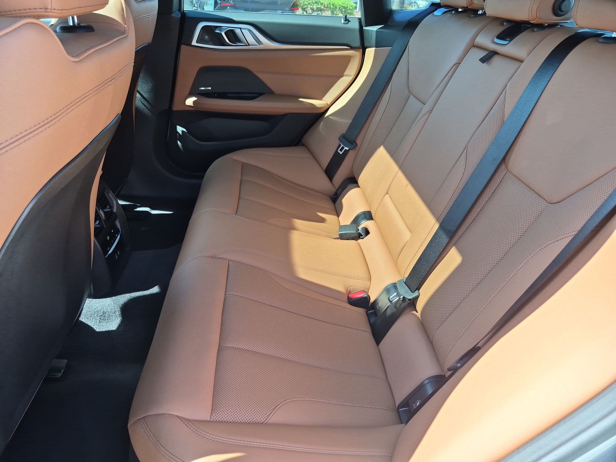 Certified 2025 BMW i4 eDrive40 w/ M Sport Package RWD image 31