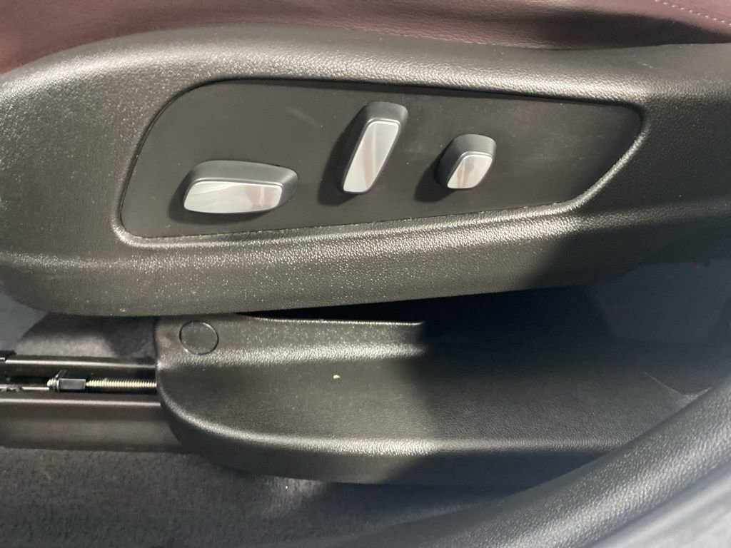 Used 2021 Cadillac XT6 Premium Luxury AWD/4WD image 24