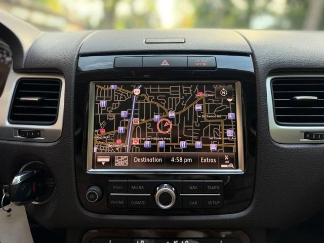 Used 2013 Volkswagen Touareg TDI AWD/4WD image 32