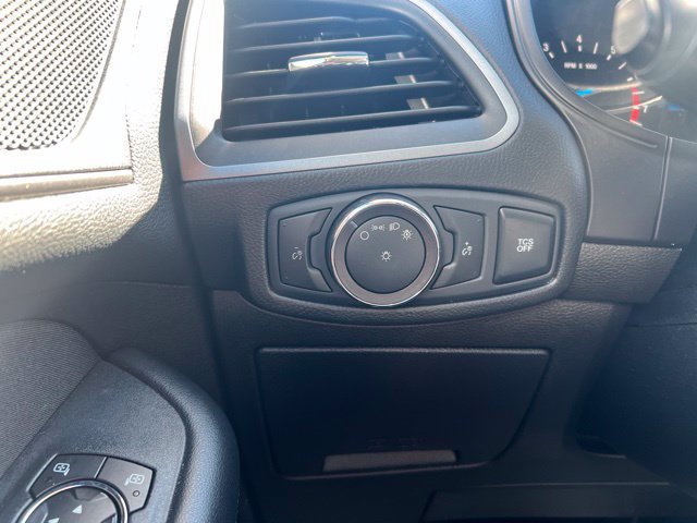 Used 2019 Ford Edge SE FWD image 17