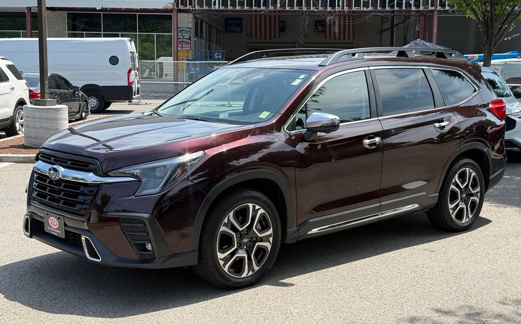 Used 2023 Subaru Ascent Touring AWD/4WD image 1