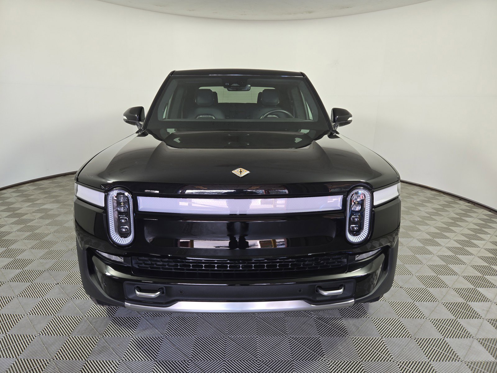 Used 2023 Rivian R1T Adventure image 8