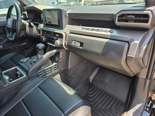 Used 2024 Toyota Tacoma SR5 AWD/4WD image 20