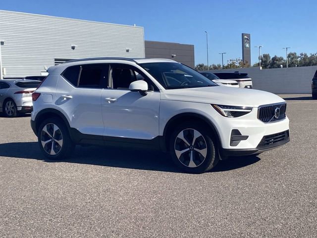 Certified 2025 Volvo XC40 B5 Core w/ Protection Package Premier image 4