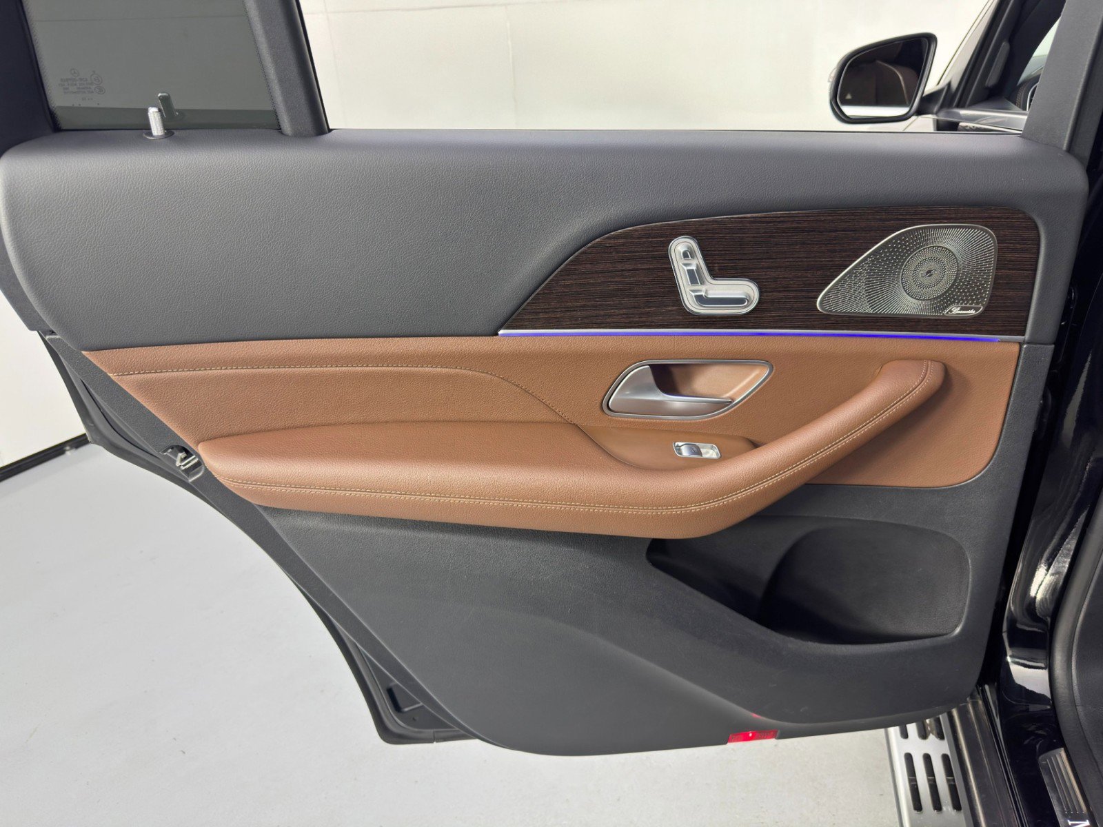 Used 2024 Mercedes-Benz GLS 450 4MATIC image 49