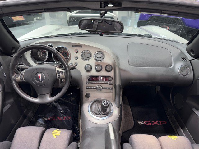 Used 2009 Pontiac Solstice GXP w/ Premium Package RWD image 8